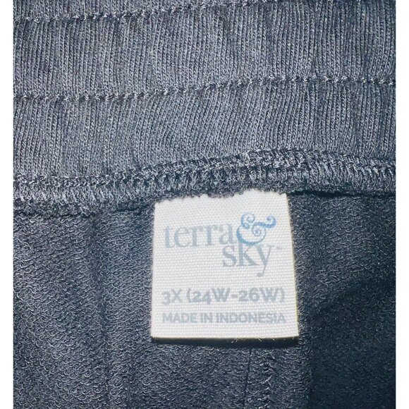 Terra & Sky 3X (24w-26w) Womens Plus Size Black Pull-On Shorts With Pockets - Picture 2 of 2